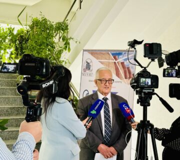 E6ca5329c4904fb1972c9e29b35c8442 360x320